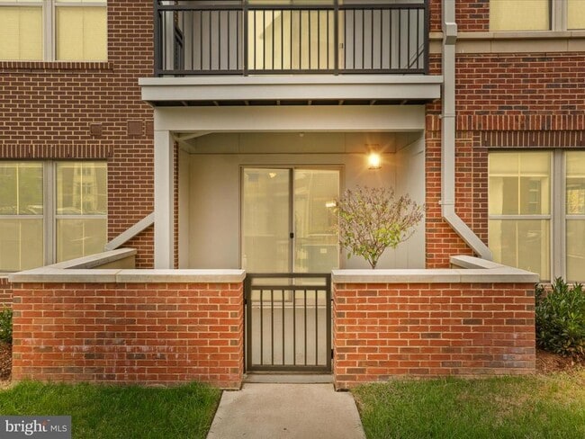 Building Photo - 10755 Fairgrounds Dr Unit 101