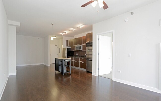 Photo - 697 W Wayman St