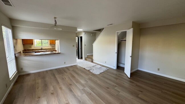 65 Donegal Way Unit B