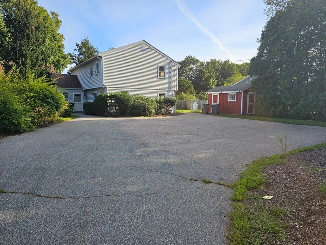 28 Gurley Rd Unit 28 Gurley