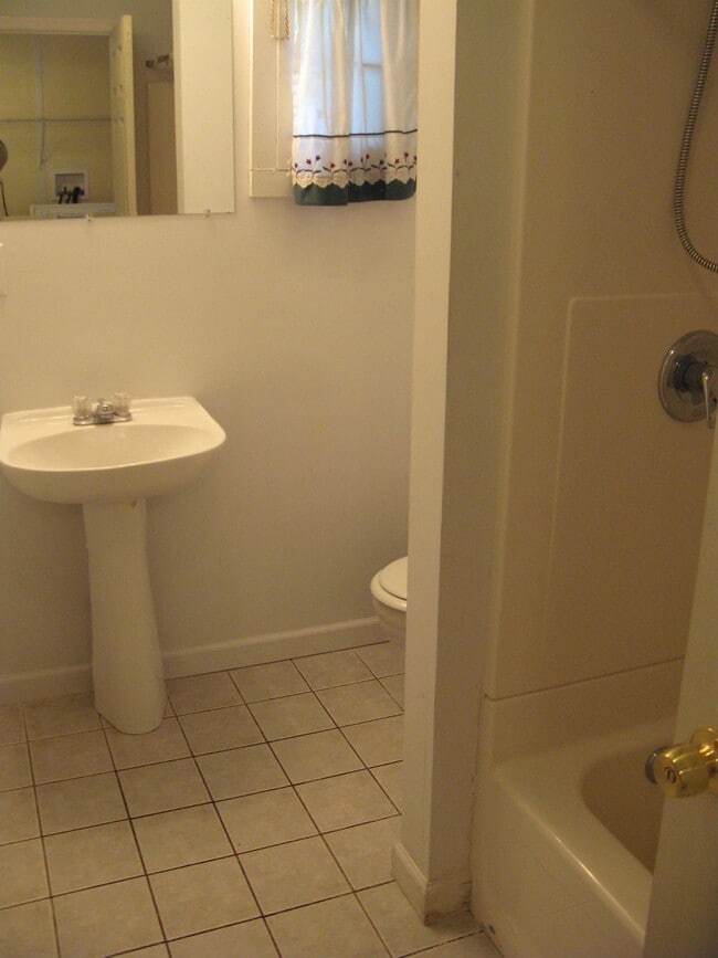 Photo - 106 Lawrence St