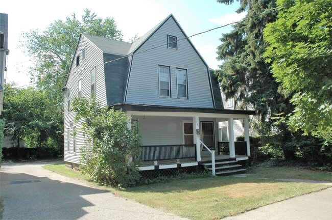 Building Photo - 141 Fuller Ave SE Rental
