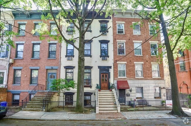 Building Photo - 137 Garden St Unit G Rental