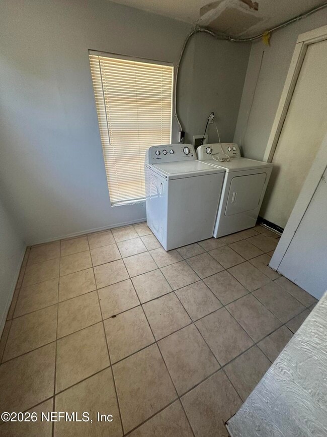 Photo - 342 Linden Ln