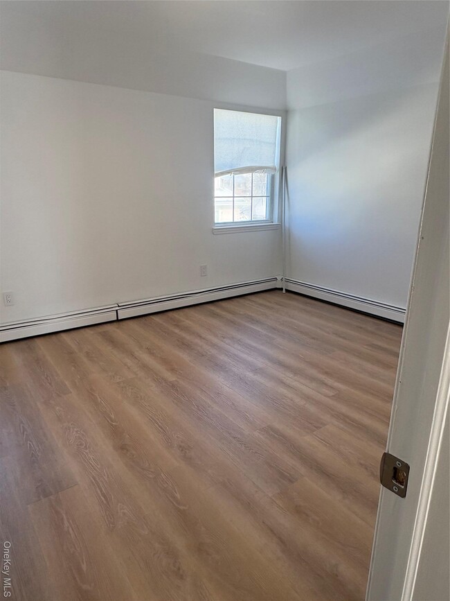 Photo - 17 W 20th Rd