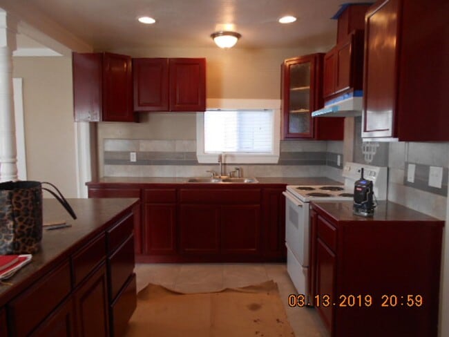 Cute 1bd 1ba, Pellet Stove, Fenced Front Yard - Cute 1bd 1ba, Pellet Stove, Fenced Front Yard House