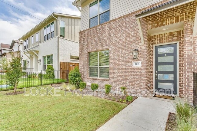Photo - 205 Athenia Dr