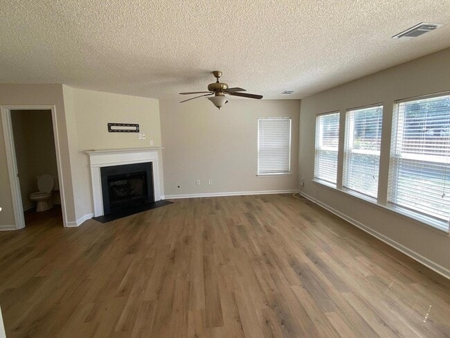 Photo - 1307 Basketweaver Way