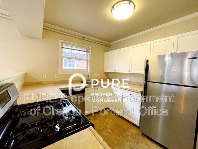 Photo - 701 NE 28th Ave