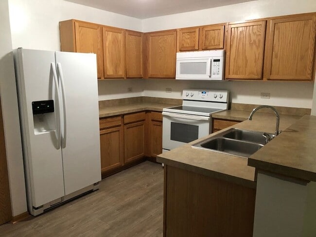 Photo - 2115 Silverstone Dr