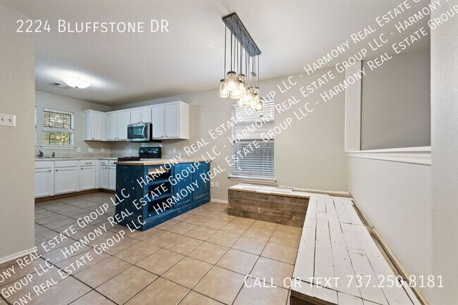 Photo - 2224 Bluffstone Dr