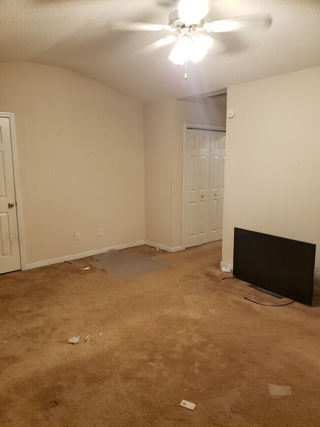 Photo - 1517 April Ln