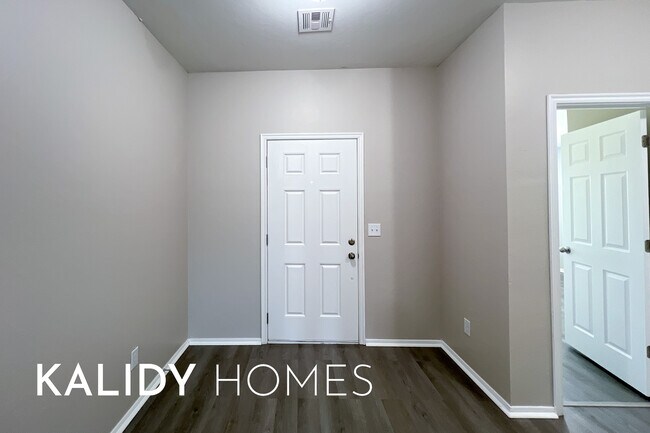 Photo - 2928 Cider Mill Ln