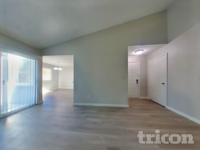 Photo - 9411 Aizenberg Cir House