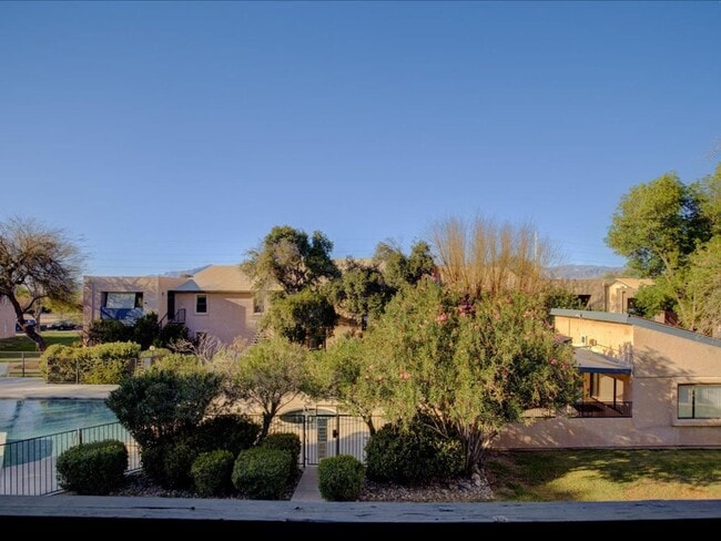 Photo - 2 Bedroom 2 Bathroom Retreat with Community Pool & Spa!