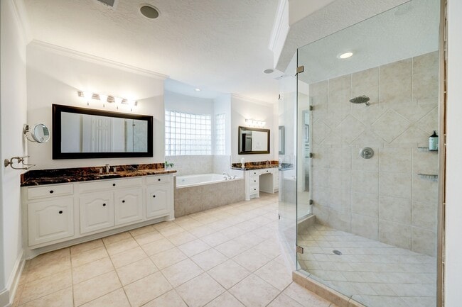 1631 Lakeshore Way