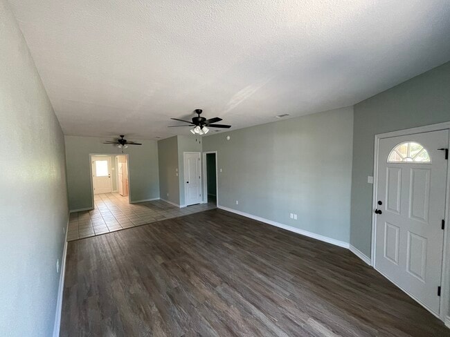 Photo - 423 W Thomas St