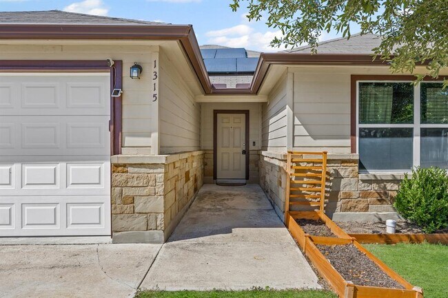 1315 Lantana Ct