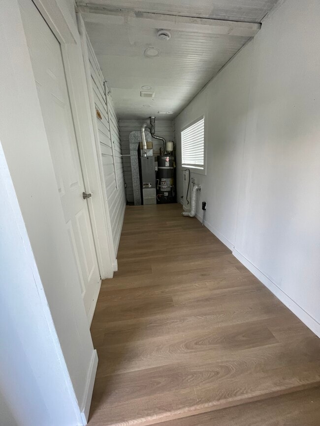 Photo - 501 Burnett Ave S