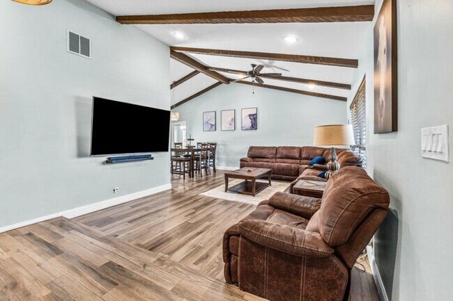 Photo - 1352 Wyndcliff Dr