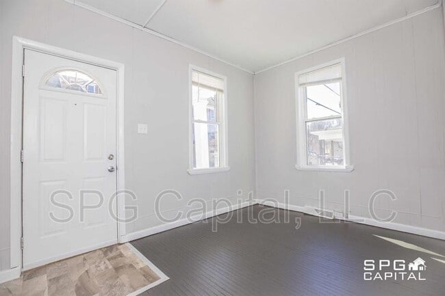 Photo - 12 E Main St