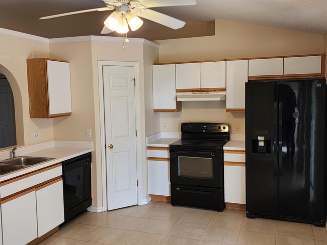 Photo - 326 SW Ray Ave