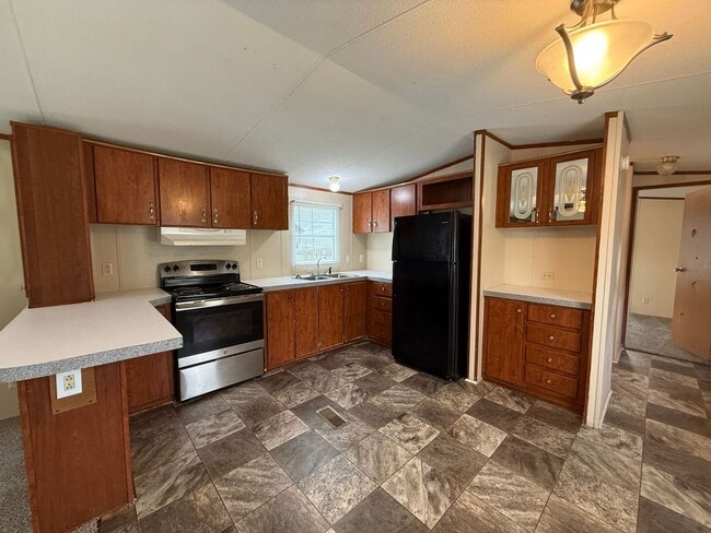 Photo - 3 bedroom, 2 bath Mobile Home