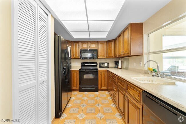 Building Photo - 402 Arthur Ave Rental
