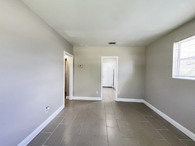 Photo - 1635 Brookview Dr S Unidad 1635 Brookview Drive S