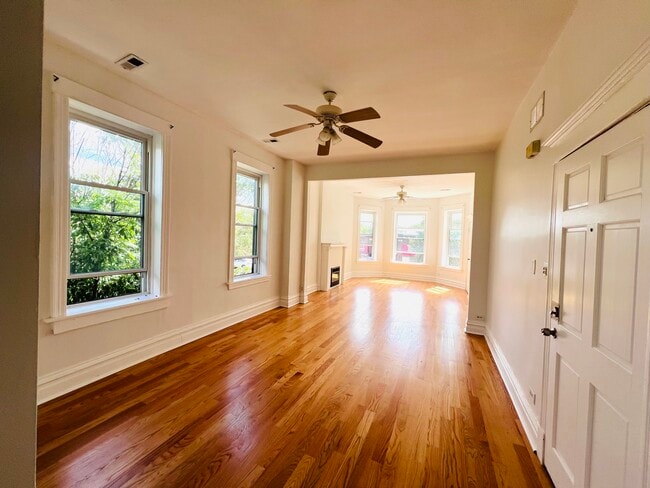 Photo - 3268 W Fullerton Ave Unidad 2