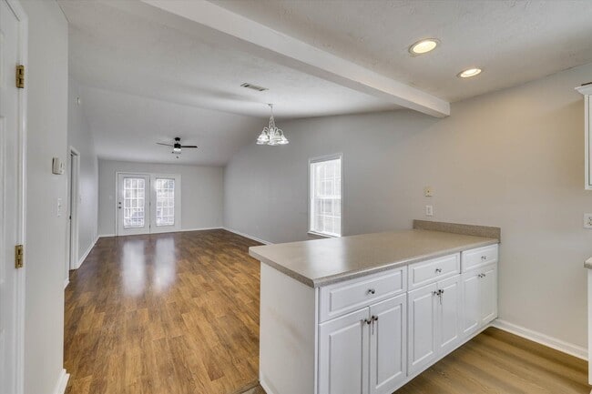 Photo - 150 Portofino Ln SW