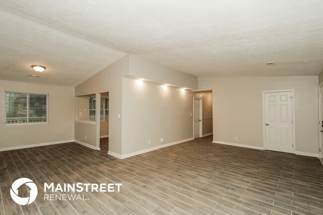 Photo - 1349 Willow Trail SW