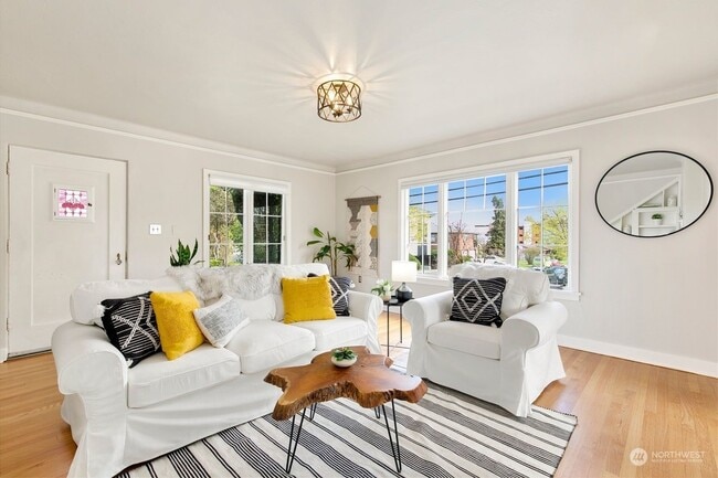 Photo - 4321 Linden Ave N