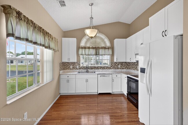 Photo - 1924 Sugarberry Ct NE