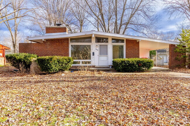 Building Photo - 29922 Pleasant Trail Rental