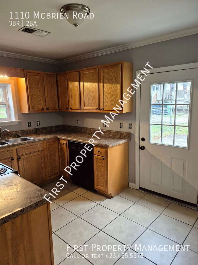 Photo - 1110 McBrien Rd