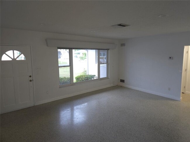 Photo - 106 15th St