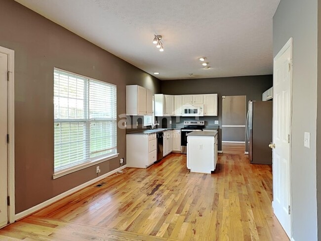 Photo - 7041 Calderwood Dr