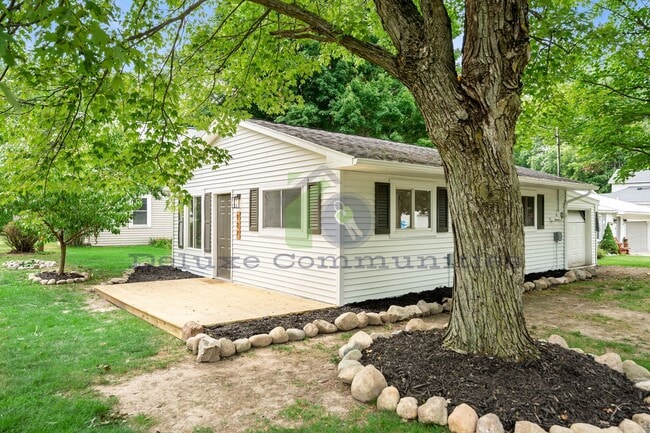 Photo - 127 E Fargo St