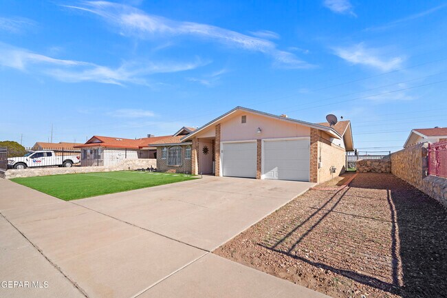 Photo - 9304 W Osborne Rd