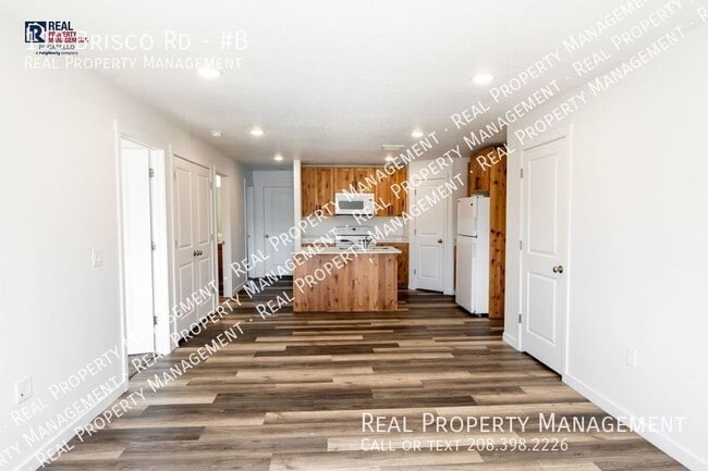 Photo - 110 Briscoe Rd Unit #B