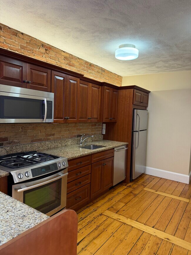 Photo - 28 Beacon St Unit 2