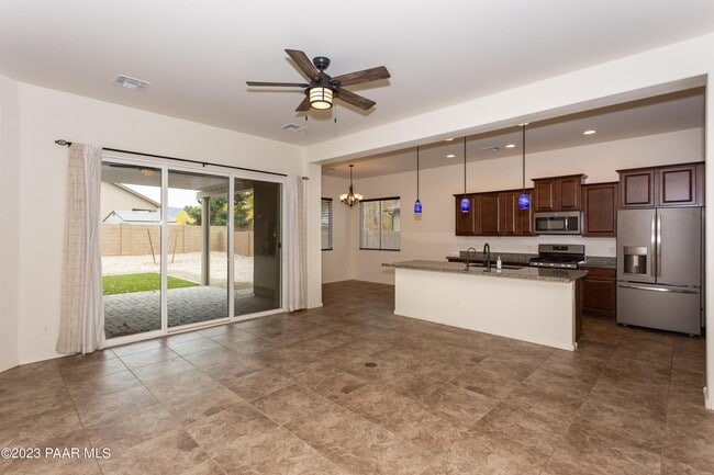 Photo - 926 N Gomez St