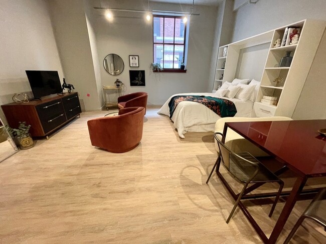Bedford Studio - 112