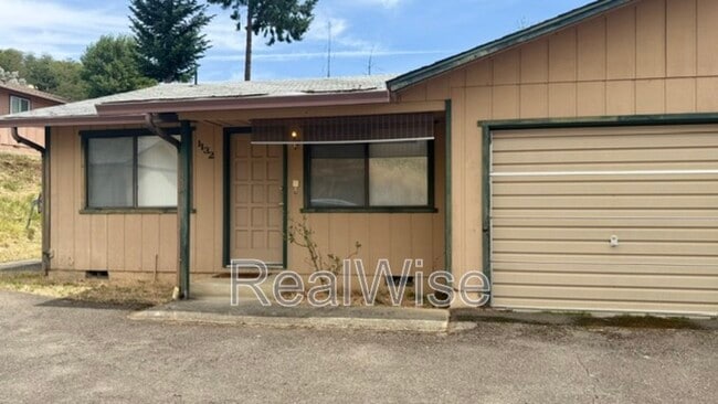 Photo - 1132 NE Barager Ave