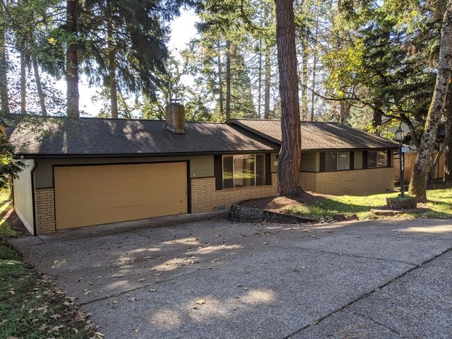 Building Photo - Ranch Style 3-Bedroom, 2-Bath Home In South Eugene!