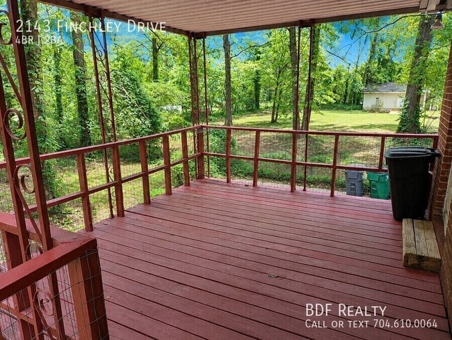 Photo - 2143 Finchley Dr