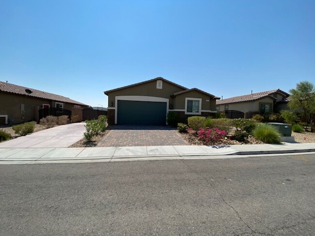 4 bed/ 3 bath single story home w/Casita - 4 bed/ 3 bath single story home w/Casita