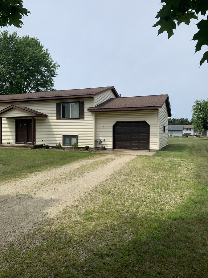 Photo - 722 Randy Rd
