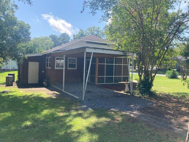 Photo - 326 N Elm St NW Unit 326 N Elm St B